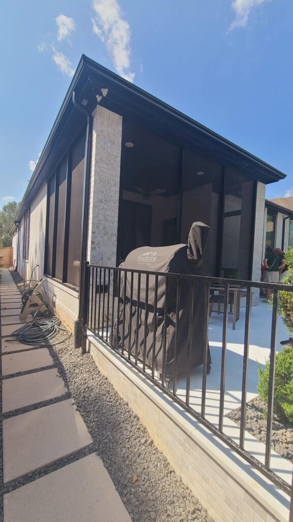 Quality screen enclosure construction with aluminum framing in Montgomery TX by 21st Century Sunrooms