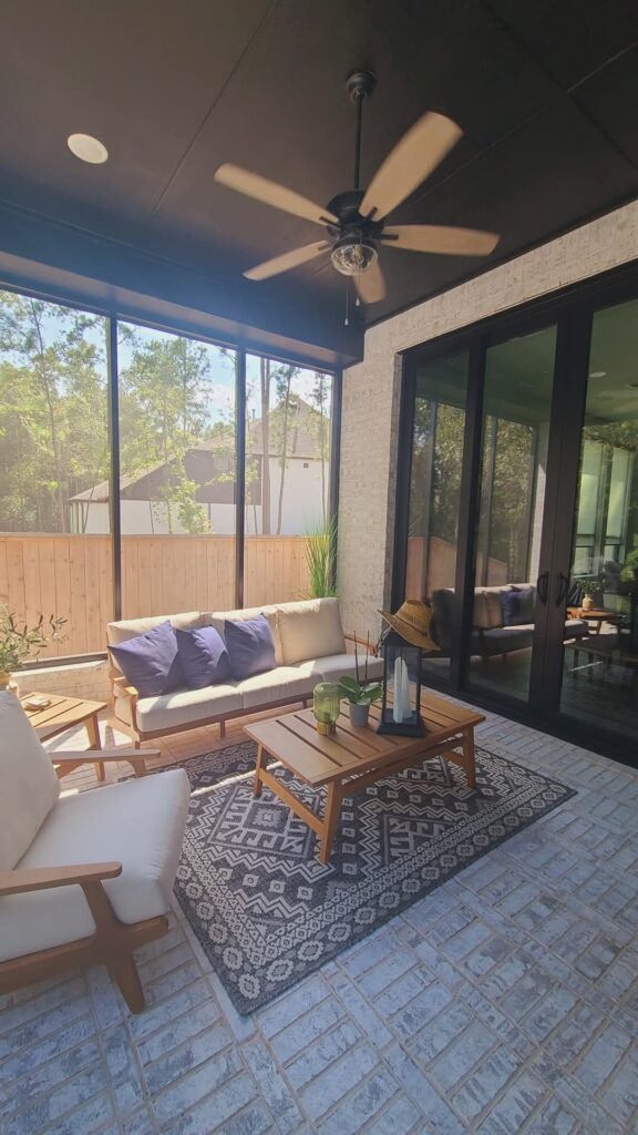 Screen enclosure with quality screening and aluminum posts installed in Montgomery TX by 21st Century Sunrooms