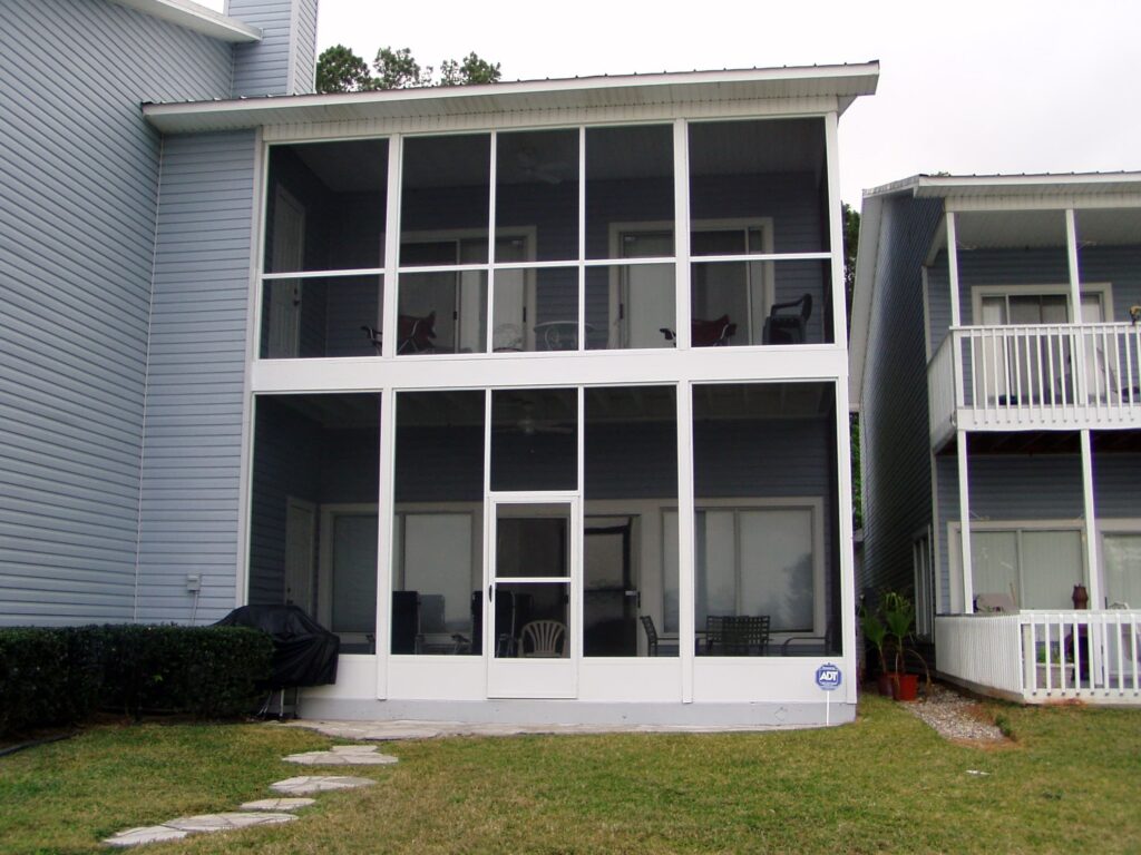 Screen room enclosures with mesh screening and aluminum construction by 21st Century Sunrooms Houston TX