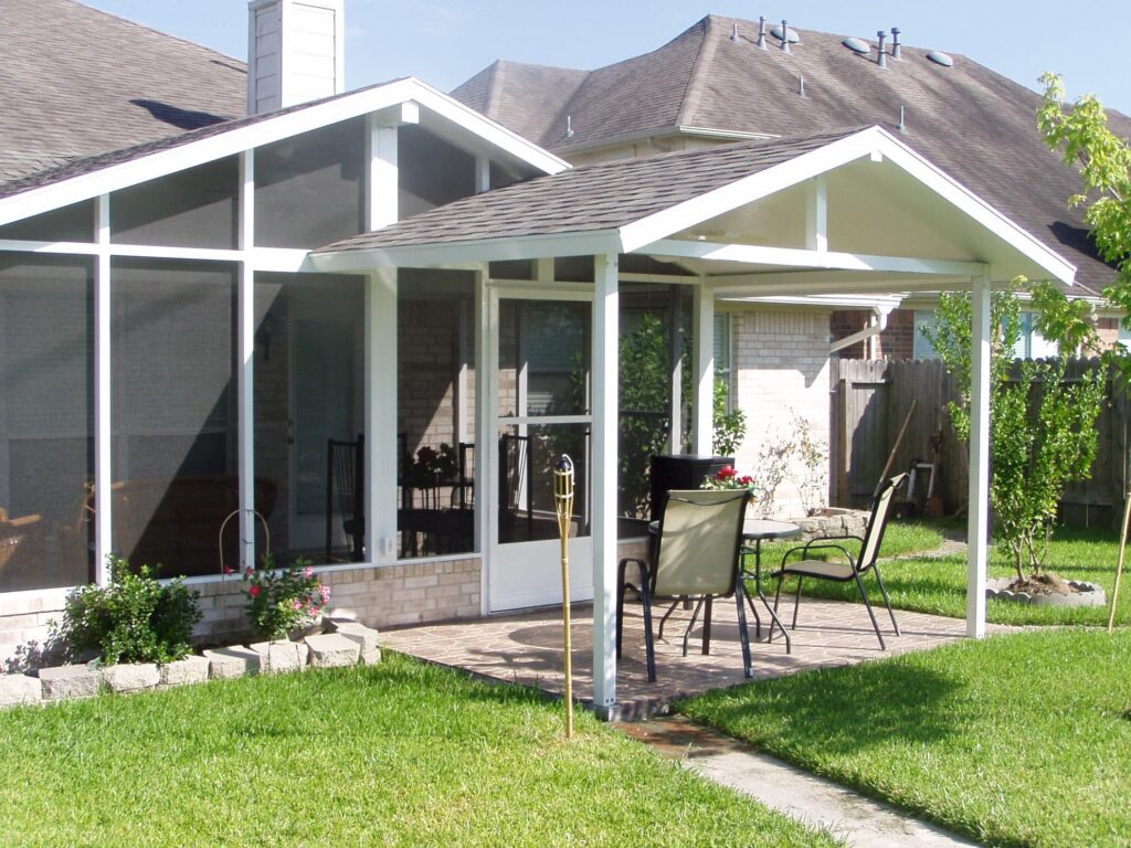 Screen rooms featuring quality mesh screening and aluminum frames by 21st Century Sunrooms Houston TX